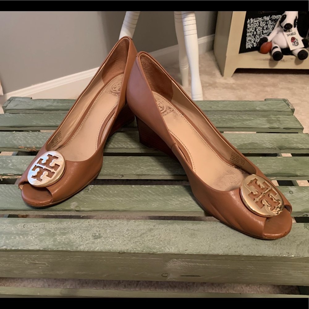 Tory Burch Sally 2 wedges 7.5